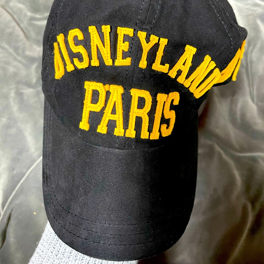 Disneyland Paris black hat